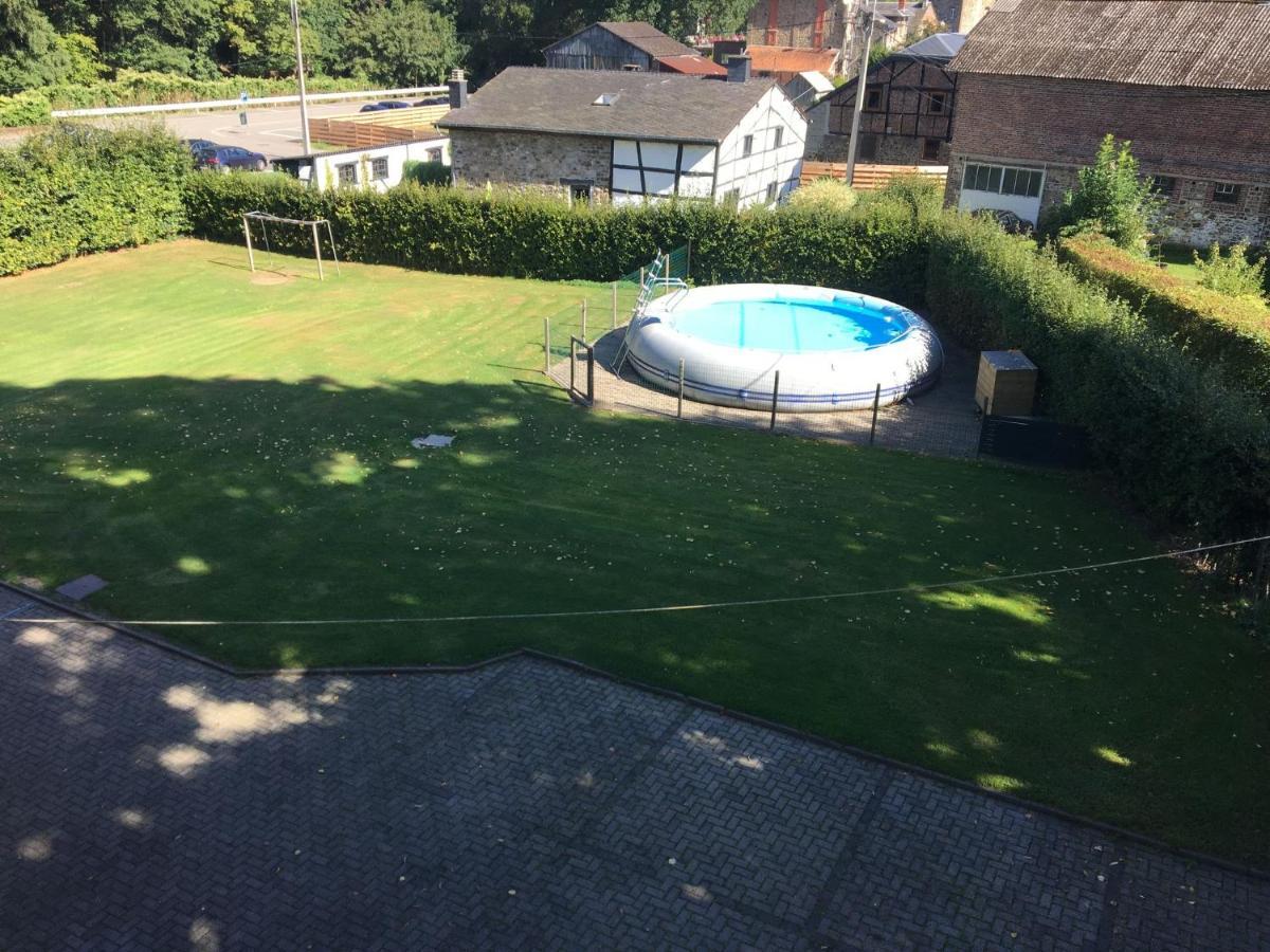 A Large Family House Villa Stavelot Exterior photo